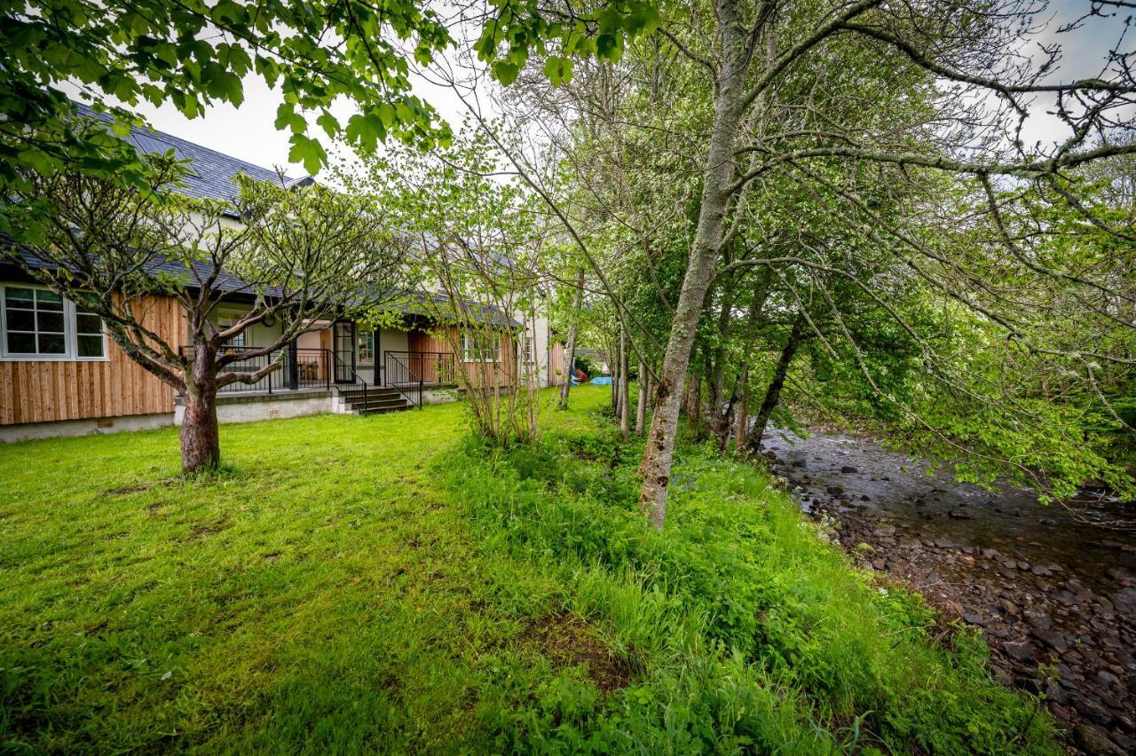 Loch Ness Bunk Inn Drumnadrochit Exterior photo